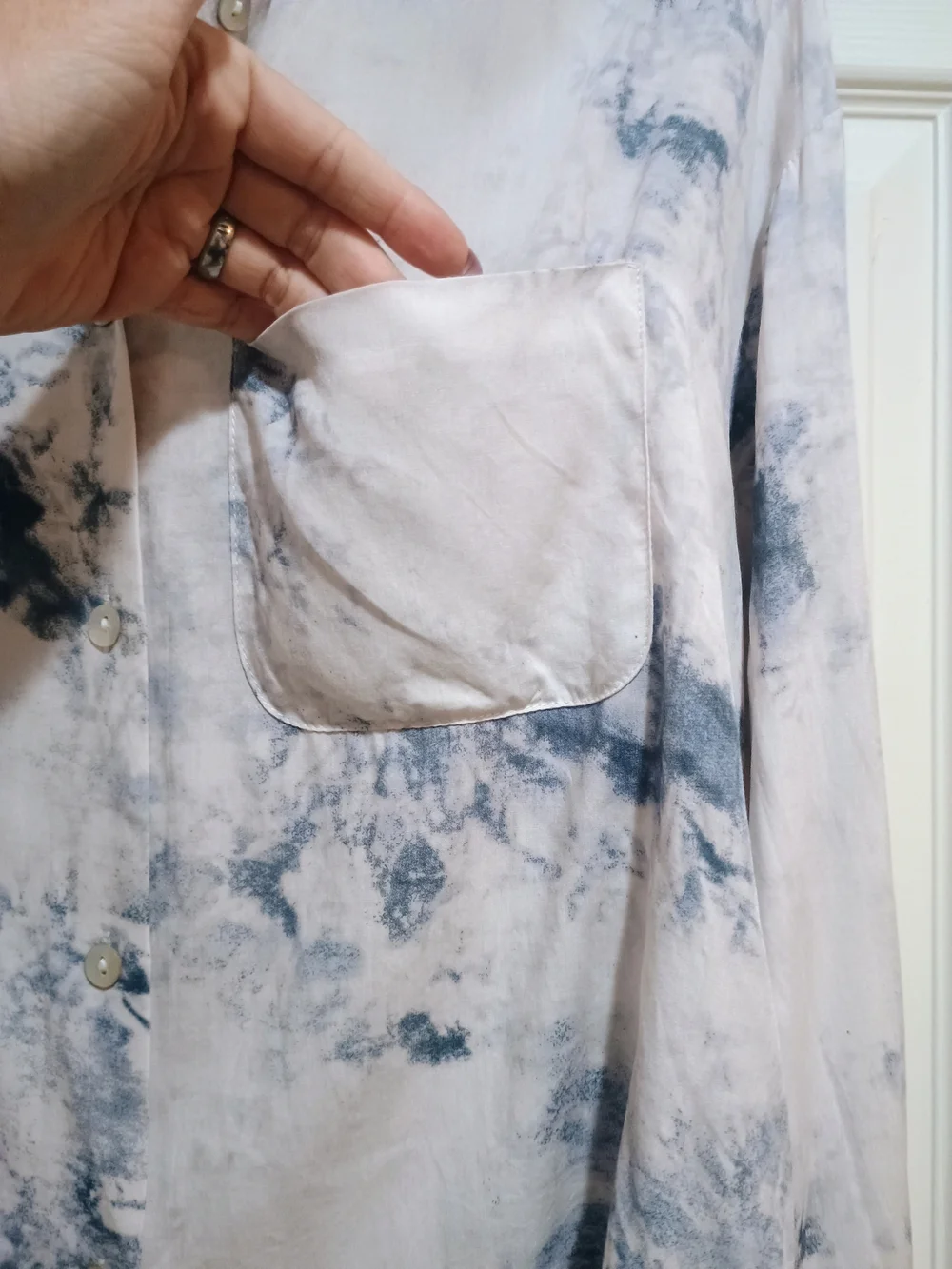 Grade & Gather Oversized Flowy Fit Blue Tie-Dye Button-Down Blouse Size Small - Picture 2 of 8
